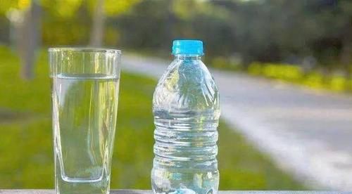 没打开的矿泉水能带上飞机吗