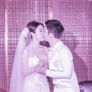 ​荣升阔太！前港姐冠军为大16岁老公庆生，婚后身家暴涨积极做慈善