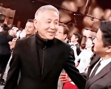 ​演员陈道明“白发照”曝光，他表示：不把自己当回事是一个人最大的本事