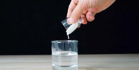 鞋带被孔染黑了怎么洗,白色鞋带黑印怎么去除图3