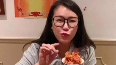 ​浪胃仙：从平凡到璀璨，美食探索之旅的网络明星蜕变