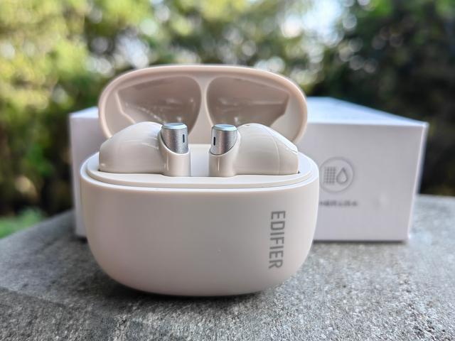 漫步者无线蓝牙耳机评测推荐 怎样买蓝牙耳机才能不翻车(1)