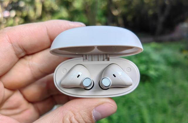 漫步者无线蓝牙耳机评测推荐 怎样买蓝牙耳机才能不翻车(9)