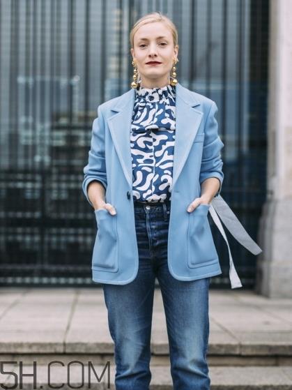 雾霾蓝是什么颜色？雾霾蓝搭什么颜色