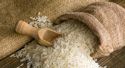 米里有黑色的小虫还能吃,大米里面有黑色虫子怎么办图2