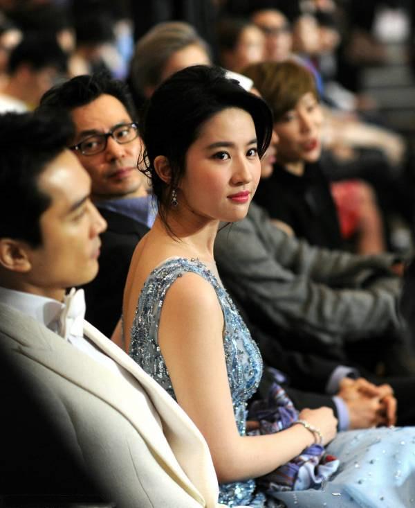 宋承宪刘亦菲近况如何（无修图照引网友热议）(47)