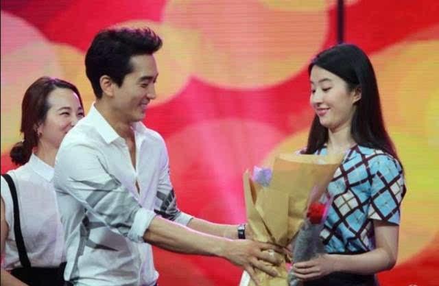 宋承宪刘亦菲近况如何（无修图照引网友热议）(55)