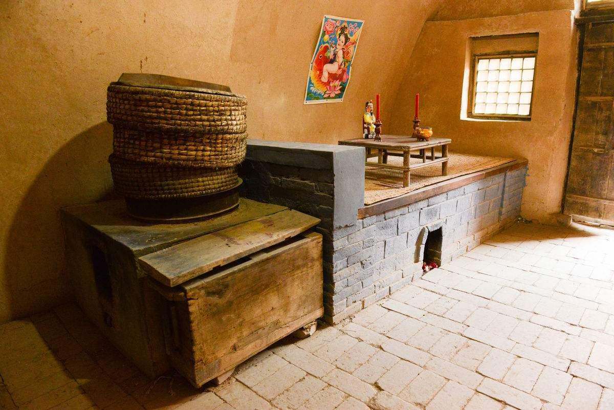 成语故事之旅 - 饥寒交迫的意思