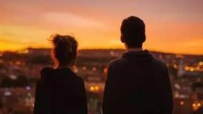 妻子离婚不离家怎么办（女人为什么选择离婚不离家）