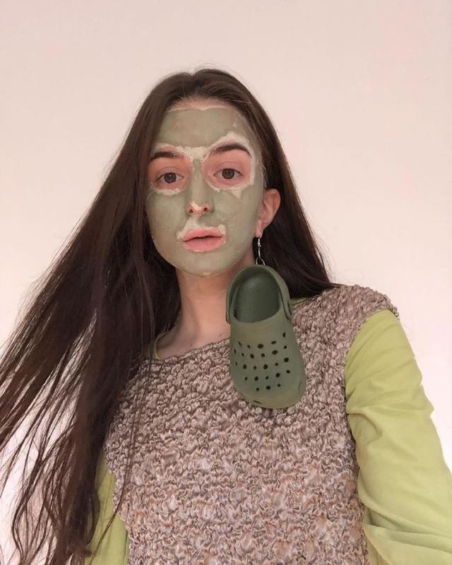 粉色卫衣戴什么项链(五粮液耳环是什么梗)(20)