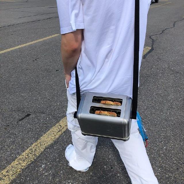 粉色卫衣戴什么项链(五粮液耳环是什么梗)(37)