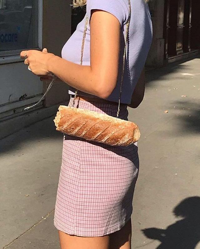 粉色卫衣戴什么项链(五粮液耳环是什么梗)(42)