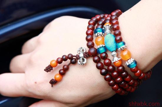 真正的小叶紫檀掉色吗