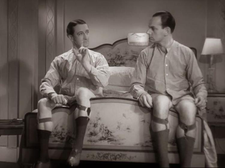 为啥喜欢看丝袜,中世纪流行丝袜