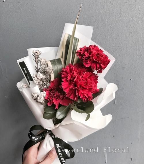 父亲节送什么花好：父亲节送什么花