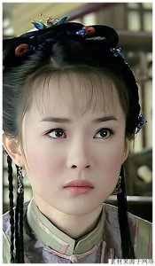 ​一脱成名霍思燕，早年大尺度情戏，几乎全裸出镜到底有多少黑料？