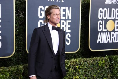 ​金球奖皮特获电影最佳男配奖，跟安妮斯顿同框，还与前女友相遇