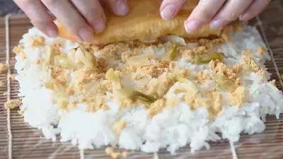 手把手教你做粢饭团的做法，好吃到极点！