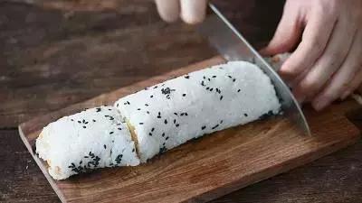 手把手教你做粢饭团的做法，好吃到极点！