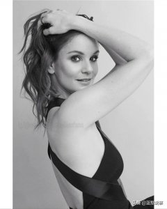 ​《越狱》女主角莎拉·韦恩·卡丽丝风姿