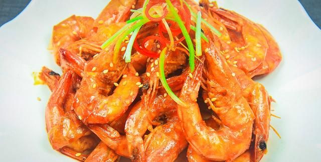 焖大虾是哪个地方的菜，油焖大虾怎么做才能抓住大家的胃？图3