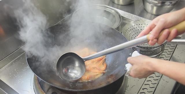 焖大虾是哪个地方的菜，油焖大虾怎么做才能抓住大家的胃？图20