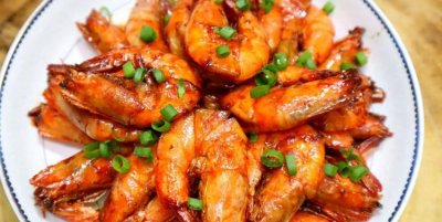 ​焖大虾是哪个地方的菜，油焖大虾怎么做才能抓住大家的胃？