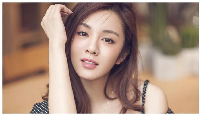 《我的体育老师》王晓晨身材火辣,张嘉译不敢直视