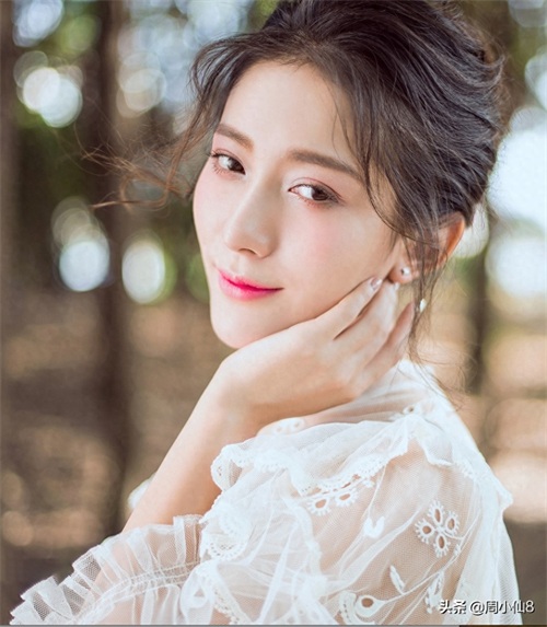 明星王姿允，娱乐圈话剧和影视演员，被誉为“实力花瓶”