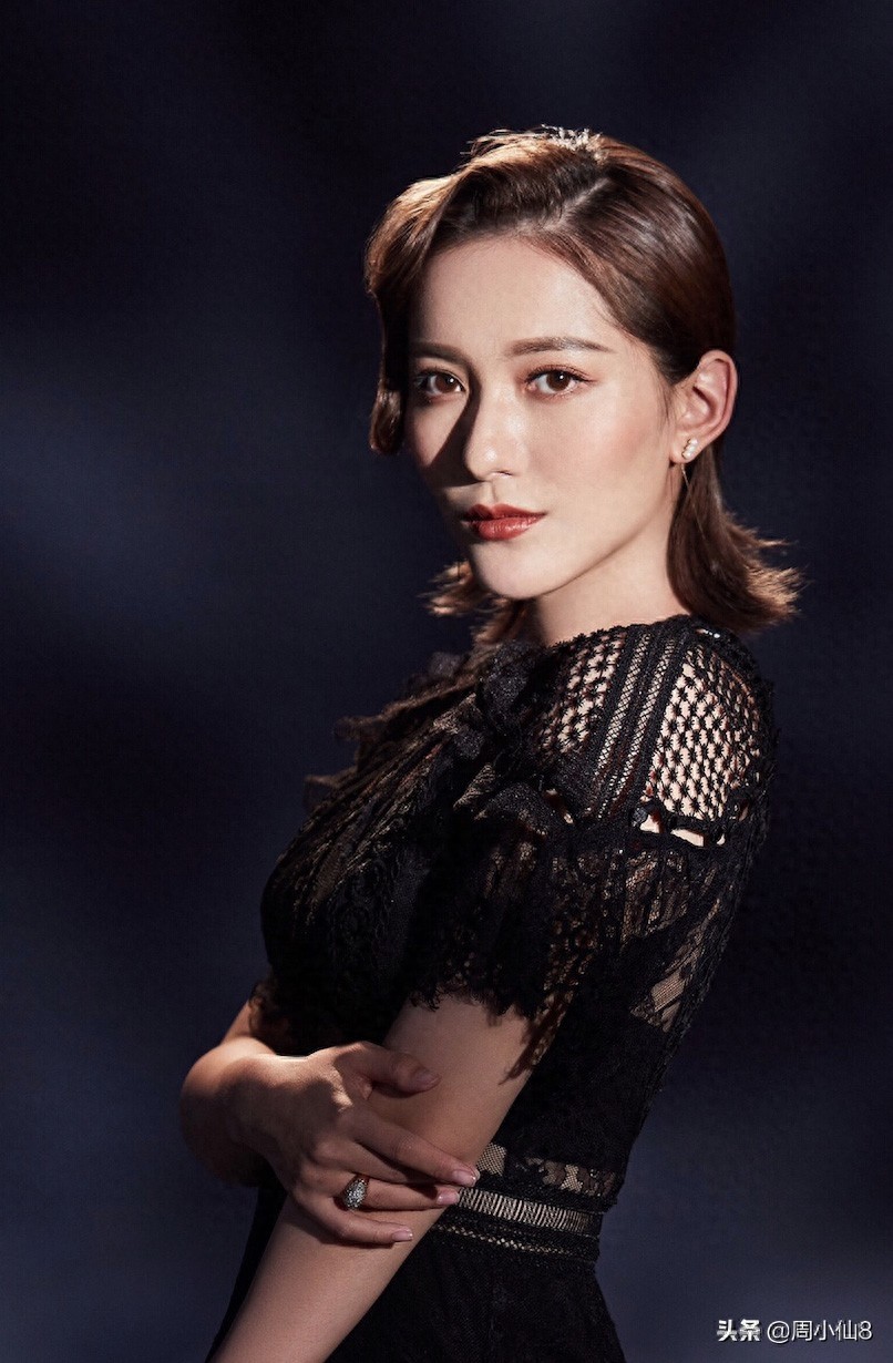 明星王姿允，娱乐圈话剧和影视演员，被誉为“实力花瓶”