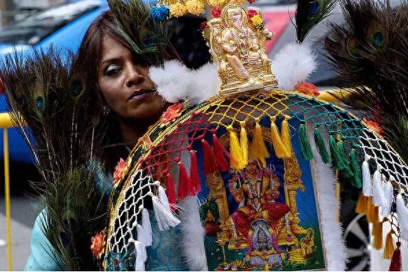 揭秘世界最“痛”节日，印度教大宝森节，各种自残看着就疼