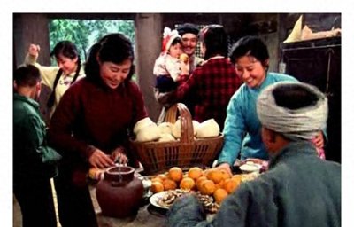 上世纪八十年代初,诞生了一部被同期拍摄成两个版本的电影