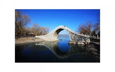 ​长袖善舞、活力无限：探究水瓶座的多面性格