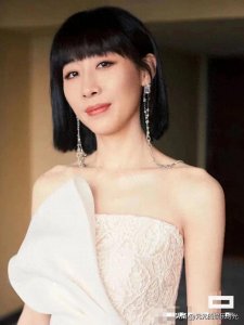 ​“一尿成名”任素汐：上半身平凡，下半身“贪婪”，又丑又性感