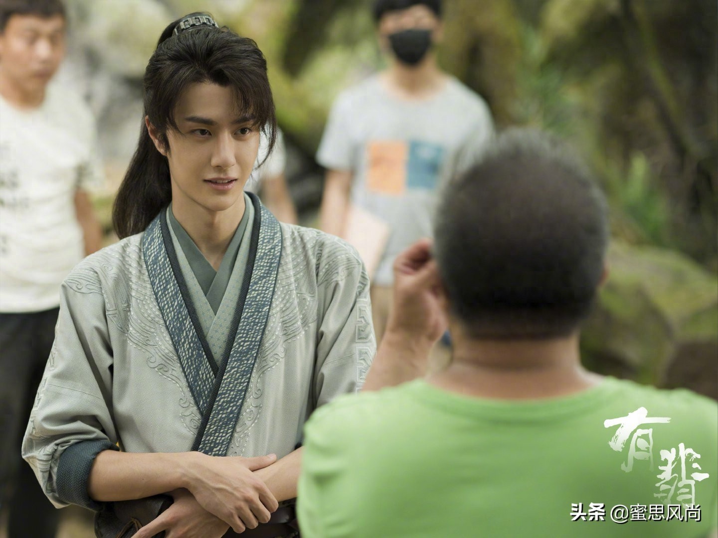 《有翡》剧照，王一博古装新造型，清雅孤傲又飒爽，看着又仙又帅