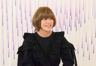 ​《我家的女儿，交不到男朋友》：泡沫时代偶像剧女王的野蛮情书