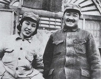 蹇先任：被称为“红军西施”，为贺老总生了2孩子，离婚后未再嫁