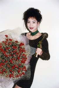 ​何莉莉：遭背叛43年不离婚，熬死丈夫后，她的报复让小三有苦难言