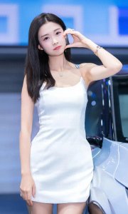 ​拥有790万粉丝的网红车模李凉凉，有四点值得尊重