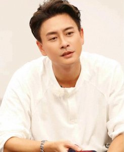 ​黄宗泽：从模特到影帝，揭秘荧幕多面手的魅力之路！