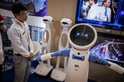 未来生活新宠?揭秘从科幻到现实的机器人伴侣