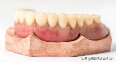 ​后悔种牙的人后悔的是什么？种植牙到底值不值得种？