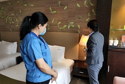 酒店不再“查房”?前台揭秘真相,为什么不担心游客乱来
