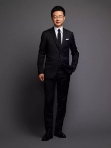 ​央视主持人刚强：娶二婚妻子春妮，如今有了孩子生活幸福