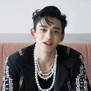 ​被揭露私生活混乱中断活动，Lucas黄旭熙退出组合，继续个人活动