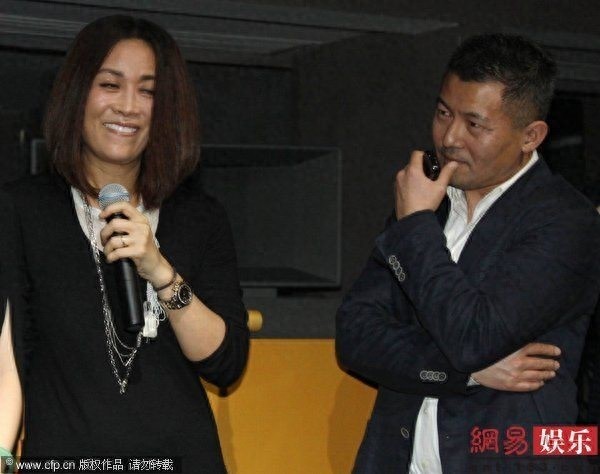 49岁歌坛天后那英的老公孟桐近照