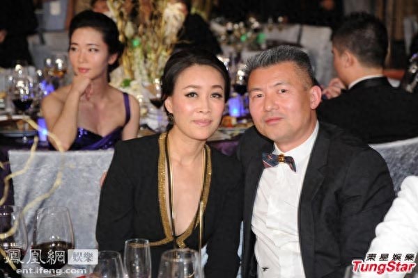 49岁歌坛天后那英的老公孟桐近照