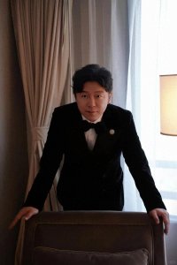 ​黄渤一家4口阿那亚旅游，小女儿像妈妈小欧大女儿长成黄渤的翻版