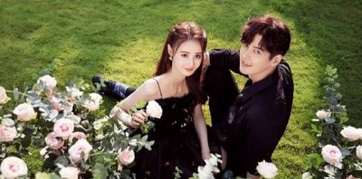 44岁偶像剧男神婚纱照曝光,小19岁娇妻身材火辣,已在北京买婚房