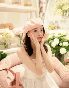 ​光影织梦·璀璨绽放：揭秘余心恬从平凡女孩到影视新星的华丽蜕变